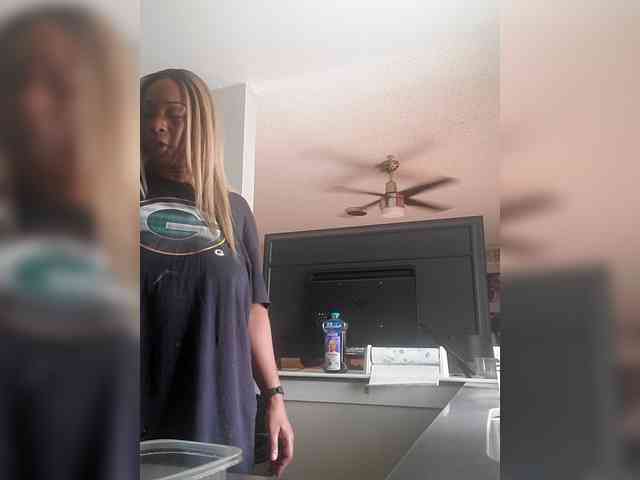 QueenAnitaDix webcam