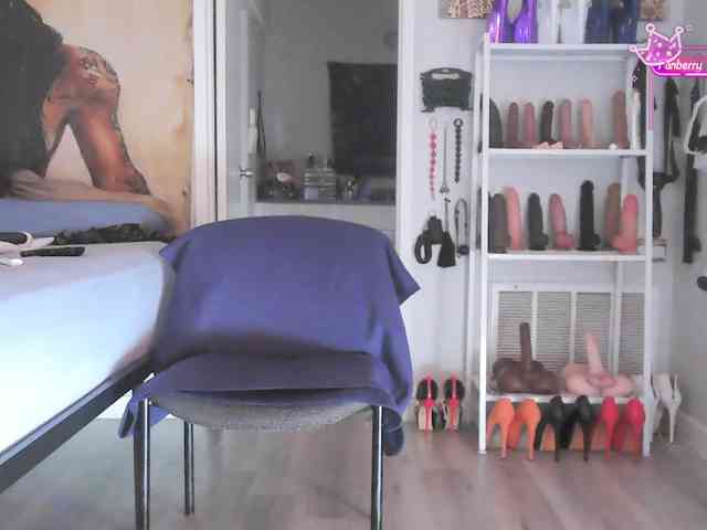 QueenAnitaDix webcam