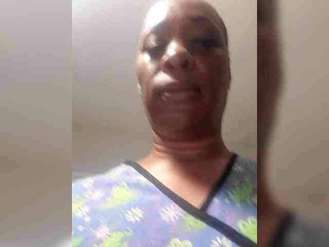 QueenAnitaDix webcam