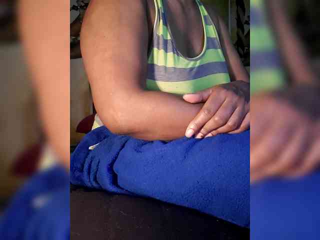 QueenAnitaDix webcam