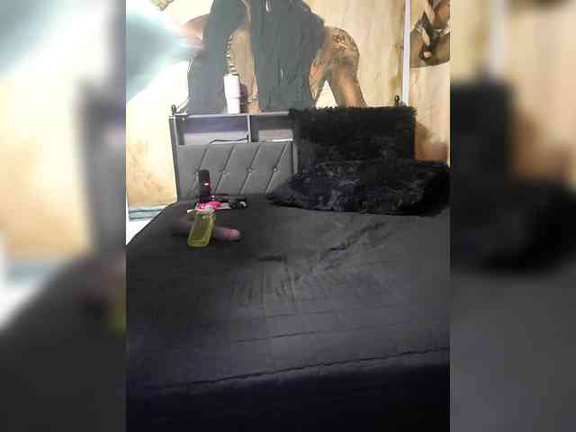 QueenAnitaDix webcam