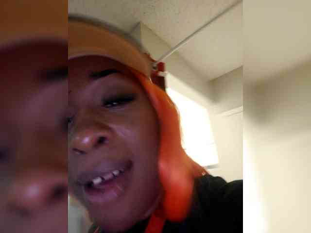 QueenAnitaDix webcam