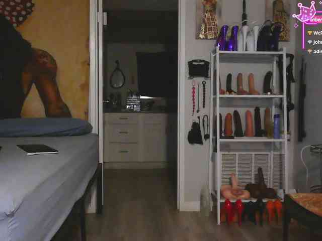 QueenAnitaDix webcam