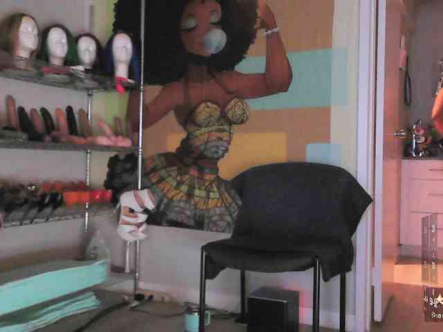 QueenAnitaDix webcam