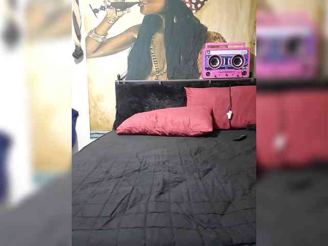 QueenAnitaDix webcam