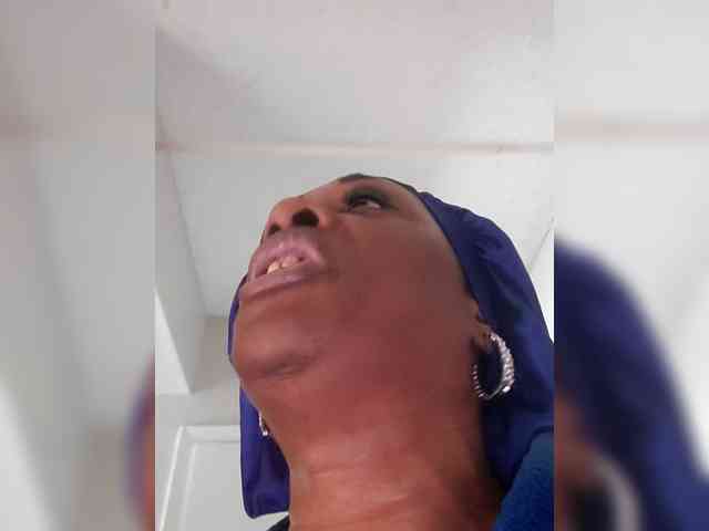 QueenAnitaDix webcam