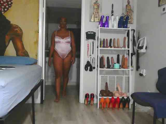 QueenAnitaDix webcam