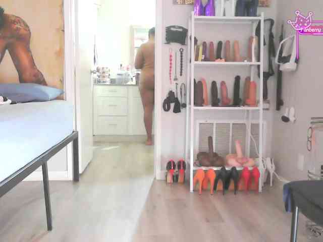 QueenAnitaDix webcam