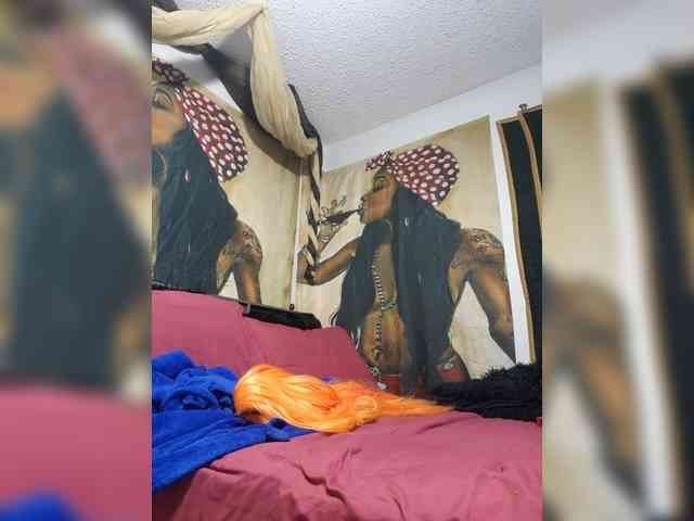 QueenAnitaDix webcam