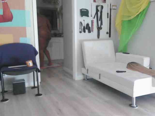 chat xxx QueenAnitaDix