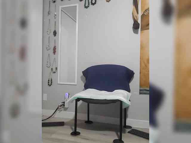 QueenAnitaDix webcam