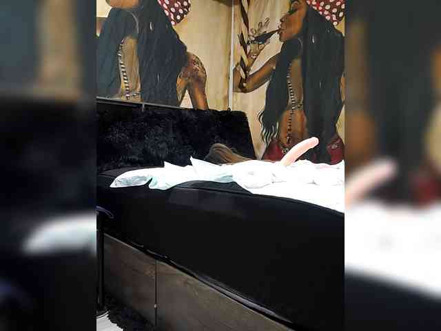 QueenAnitaDix webcam