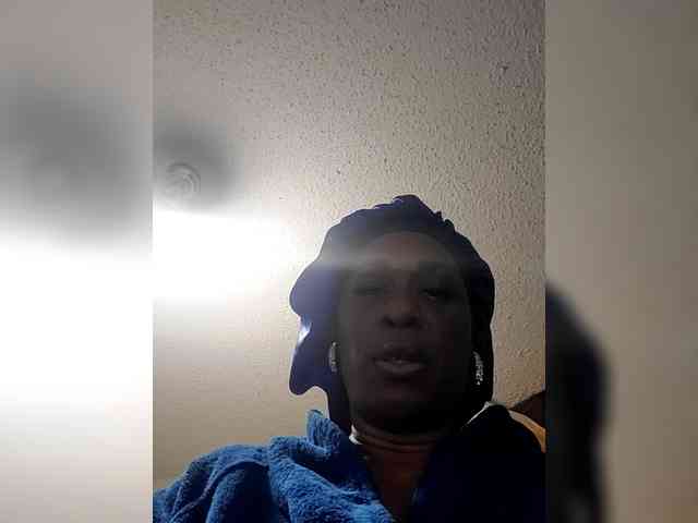 QueenAnitaDix webcam