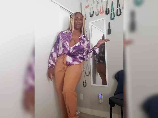 QueenAnitaDix webcam