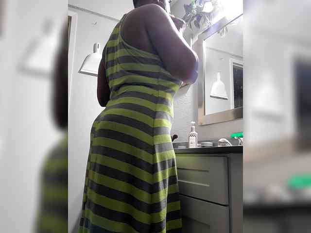 QueenAnitaDix webcam