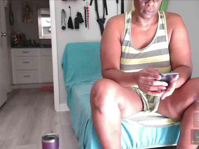 QueenAnitaDix webcam