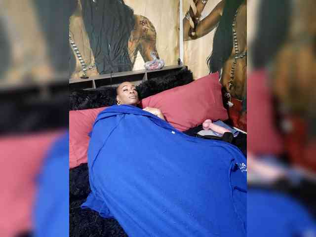 QueenAnitaDix webcam