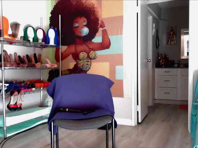 QueenAnitaDix webcam