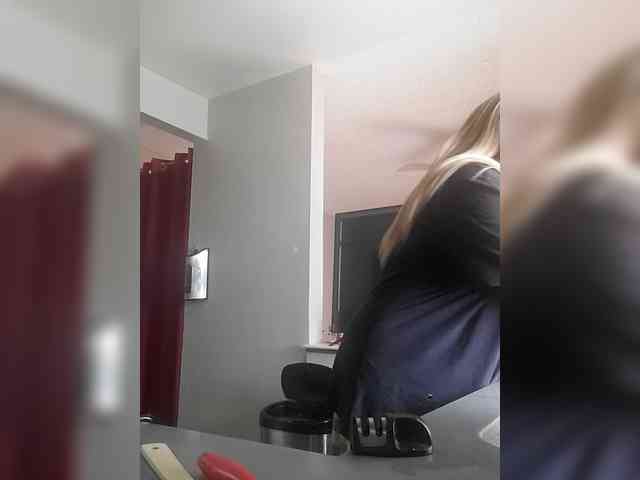 QueenAnitaDix webcam