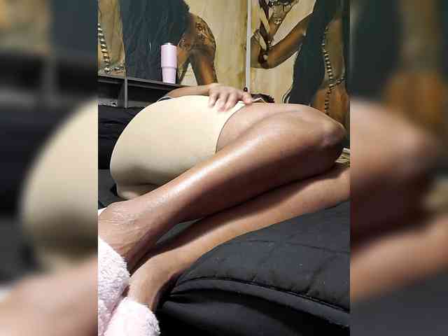 QueenAnitaDix webcam