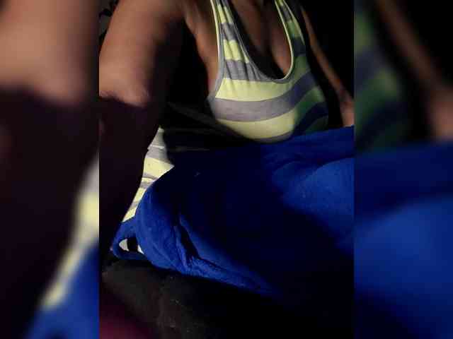 QueenAnitaDix webcam