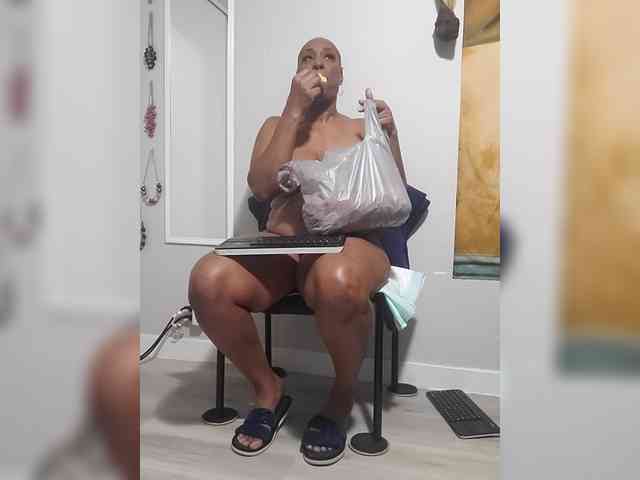 QueenAnitaDix webcam