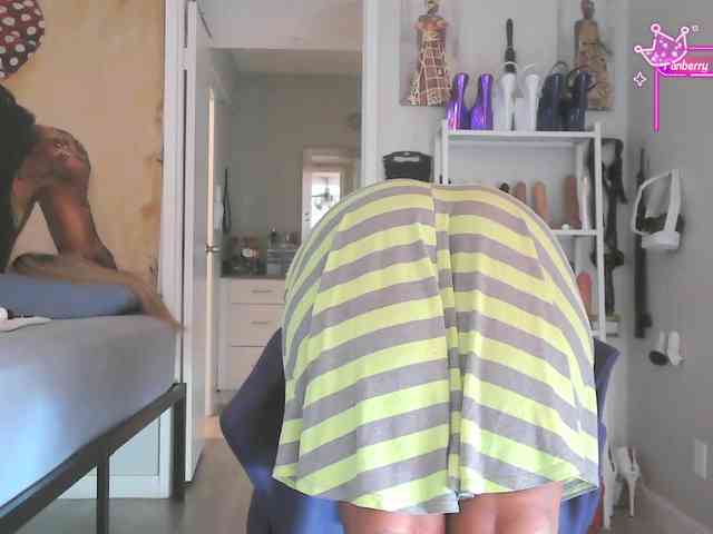 QueenAnitaDix webcam