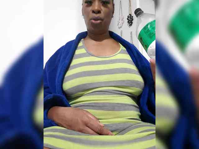 QueenAnitaDix webcam