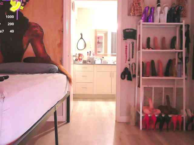 QueenAnitaDix webcam