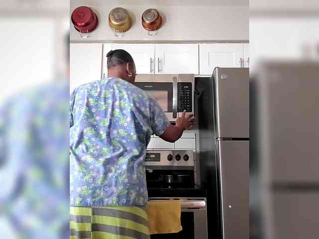 QueenAnitaDix webcam