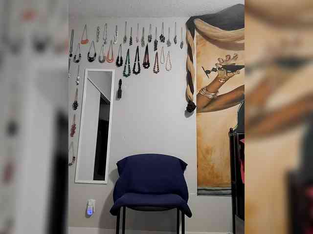 QueenAnitaDix webcam