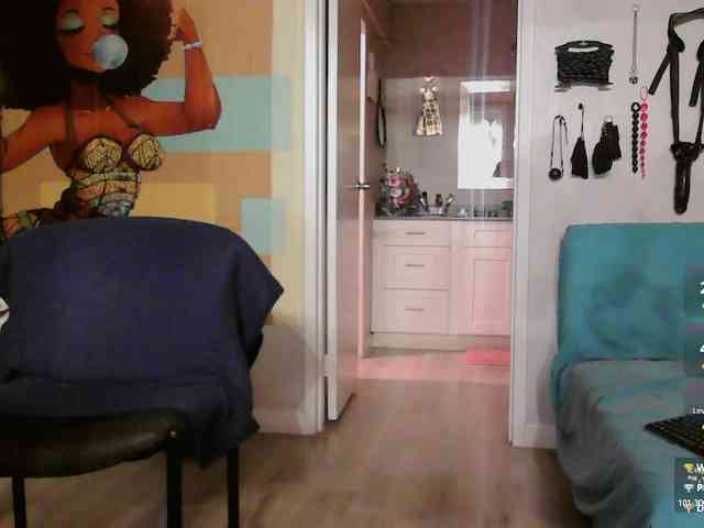QueenAnitaDix webcam