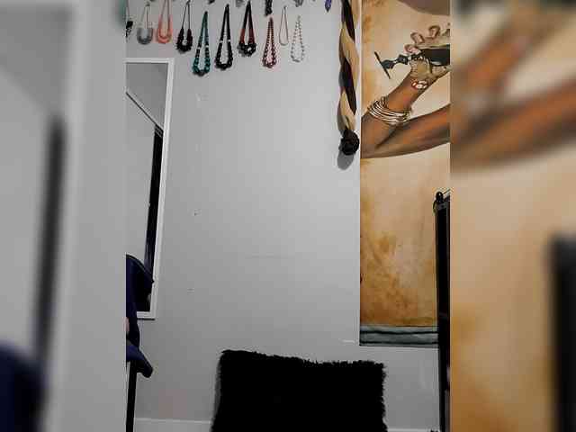 QueenAnitaDix webcam