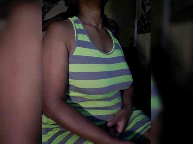 QueenAnitaDix webcam