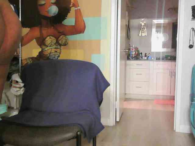 QueenAnitaDix webcam