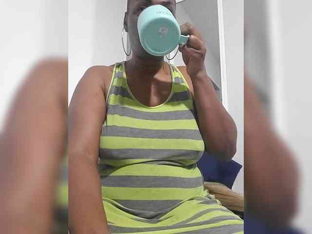 QueenAnitaDix webcam