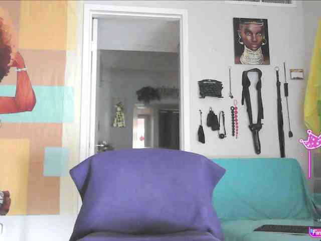 QueenAnitaDix webcam