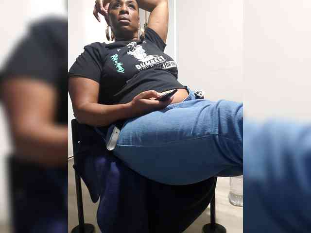 QueenAnitaDix webcam