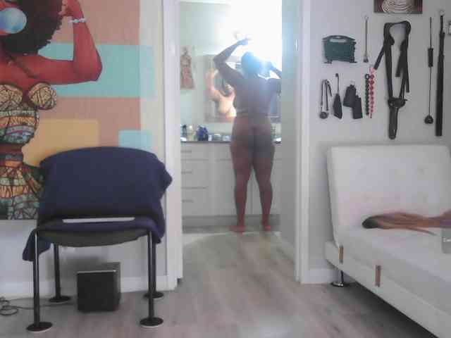 QueenAnitaDix