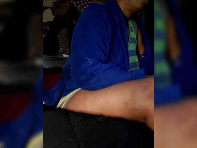 QueenAnitaDix webcam