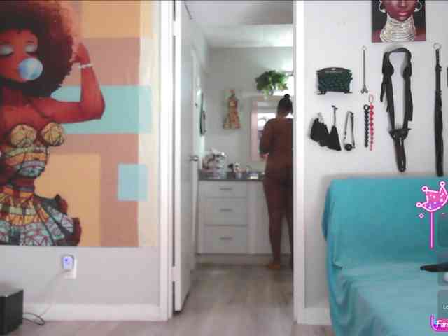 QueenAnitaDix webcam