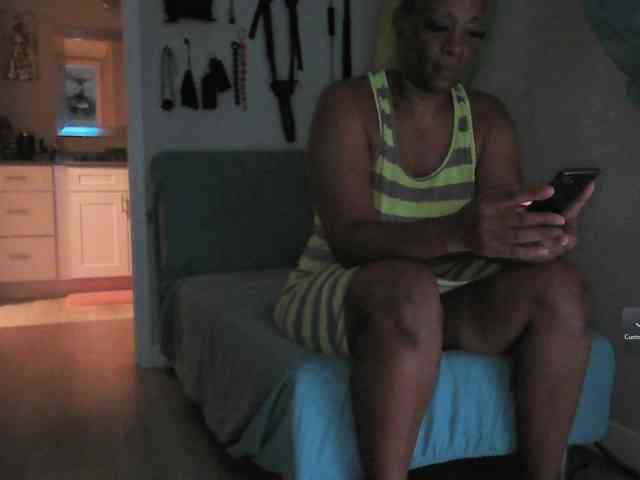 QueenAnitaDix webcam