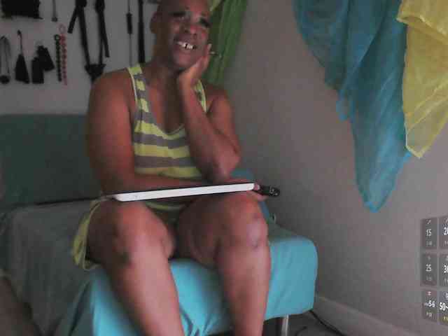 QueenAnitaDix webcam