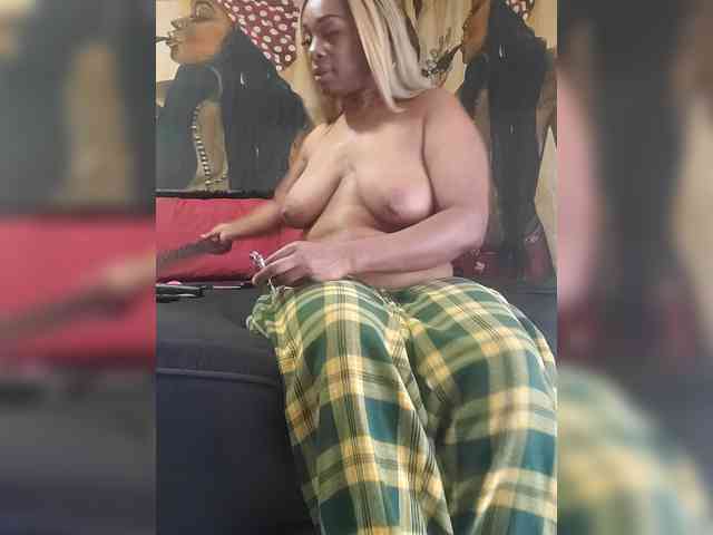 QueenAnitaDix webcam