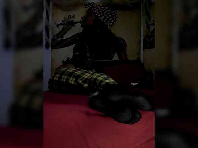 QueenAnitaDix webcam