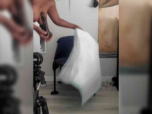 QueenAnitaDix webcam