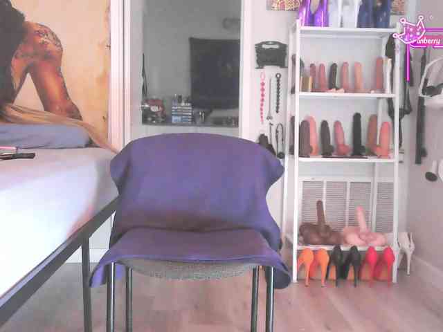 QueenAnitaDix webcam