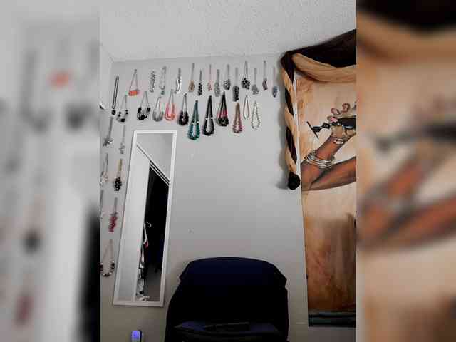 QueenAnitaDix webcam