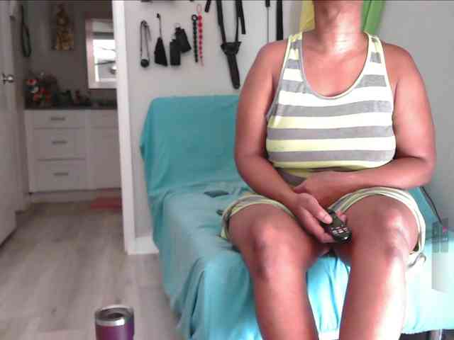 QueenAnitaDix