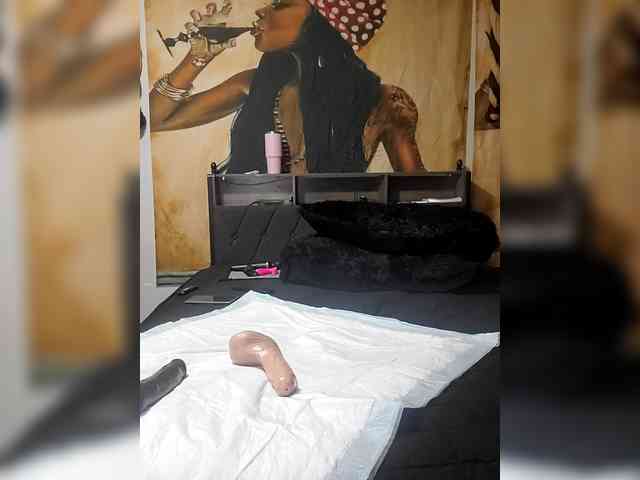 QueenAnitaDix webcam